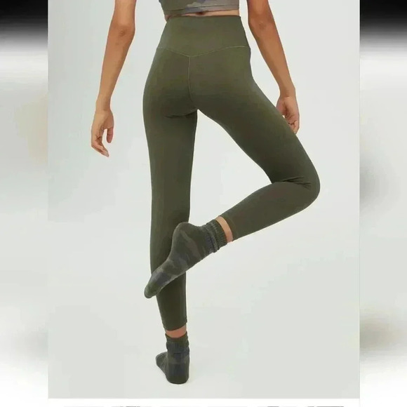 Offline by  Aerie high-waisted leggings nwt - Picture 1 of 7